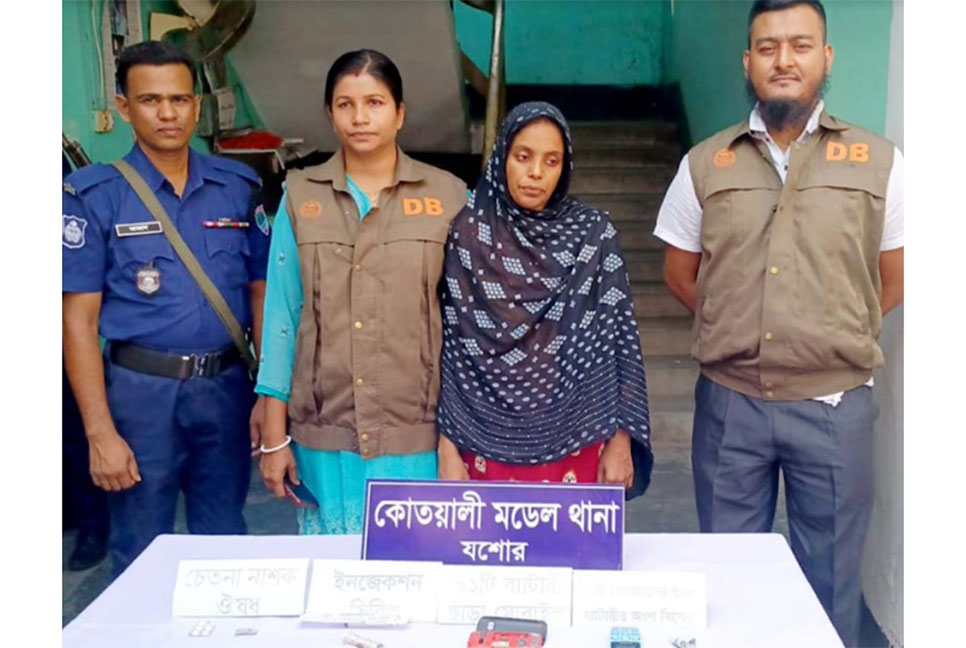 যশোরে স্বামীকে হত্যার অভিযোগে 
স্ত্রীসহ আটক ২