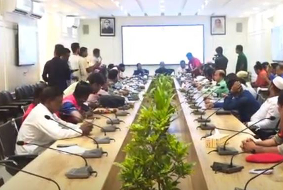 ঘূর্ণিঝড় 'মোখা' মোকাবিলায় বরগুনায় প্রস্তুতি সভা