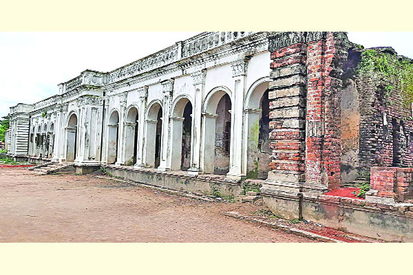 দখলমুক্ত হরিপুর জমিদার বাড়ি