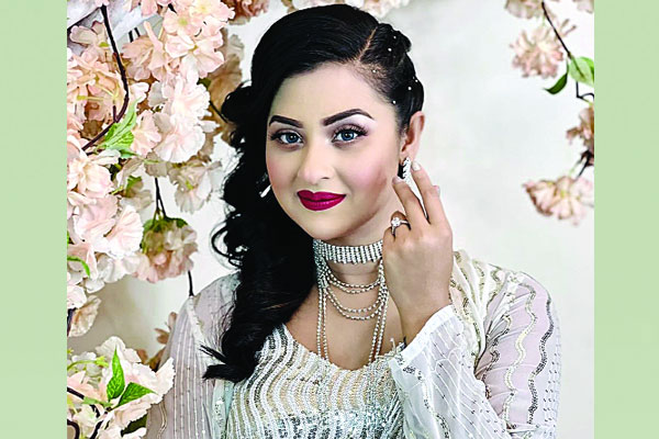 শাকিবকে নিয়ে বিস্মিত বুবলী