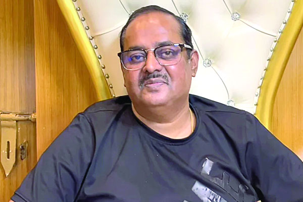 শিল্পী সমিতির সভাপতি পদে ডিপজল