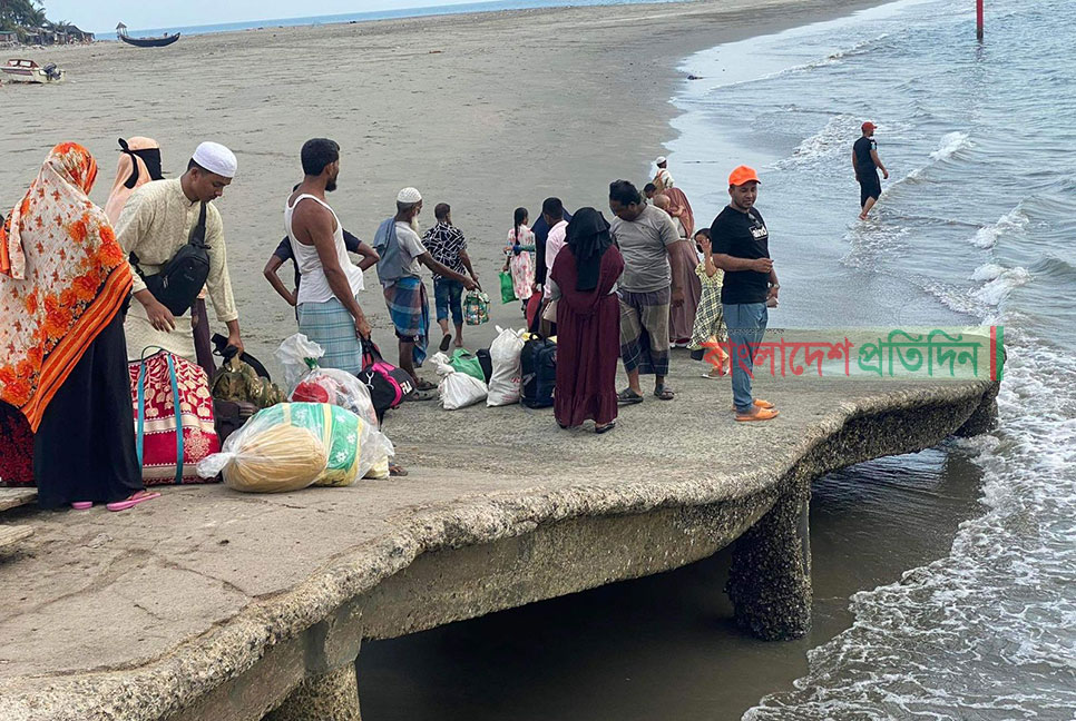 সেন্টমার্টিন ছেড়েছে ২শ পরিবার, ১৭ আশ্রয়কেন্দ্র প্রস্তুত