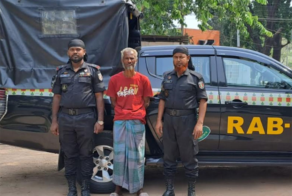 গৃহবধূকে হত্যার অভিযোগে স্বামী গ্রেফতার