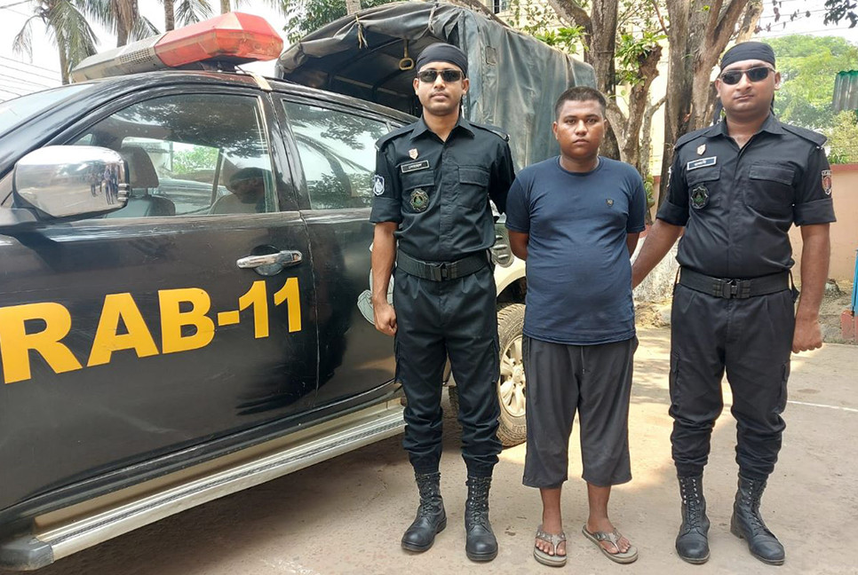 বকশিশের টাকা ভাগাভাগির দ্বন্দ্বে সহকর্মীকে খুন, ঘাতক গ্রেফতার 