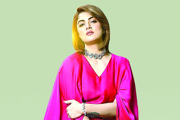 নতুন মামলায় শ্রাবন্তী