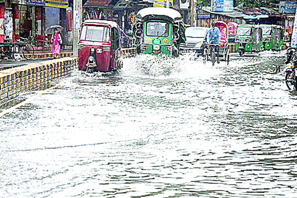জলাবদ্ধতা কমবে এই বর্ষায়?
