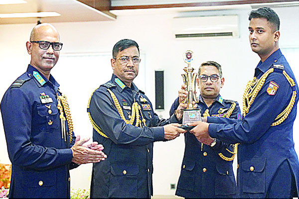 সনদপত্র বিতরণ