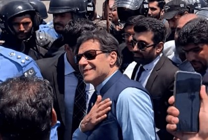 হাইকোর্টে ইমরান খানের জামিন শুনানি শুরু, স্লোগান শুনে এজলাস ছাড়লেন বিচারক