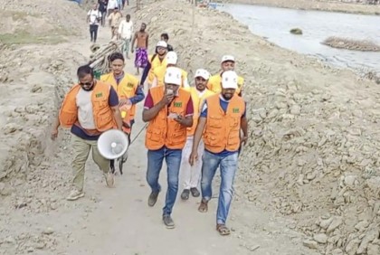 ঘূর্ণিঝড় ‘মোখা’ মোকাবিলা: উপকূল ও পাহাড়ে ঘর ছাড়ার প্রস্তুতি 