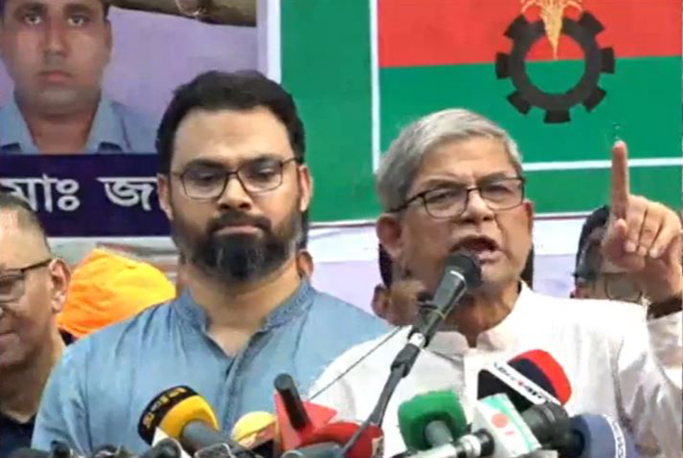 শুধু সমুদ্রে নয় রাজনীতিতেও ঝড় উঠেছে : মির্জা ফখরুল

