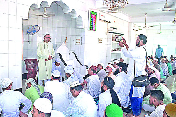 নির্ভার খোকন, সংশয়ে ফয়জুল ও তাপস
