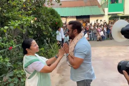 মমতার সঙ্গে দেখা করলেন সালমান খান 
