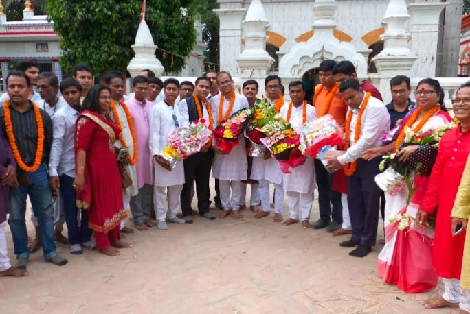 শ্রীধাম ওড়াকান্দিতে ঢাকার রমনা হরিচাঁদ মন্দিরের নবনির্বাচিত কমিটির শ্রদ্ধা