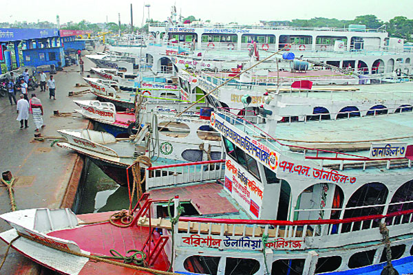 মোখার কারণে নৌ চলাচল বন্ধ