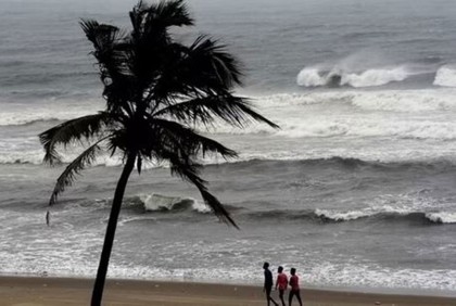 দুপুর ১২টায় সেন্টমার্টিনে তাণ্ডব চালাতে পারে ‘মোখা’