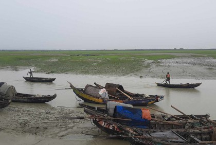 সোনাগাজীতে উপকূলের বাসিন্দাদের নেওয়া যাচ্ছে না আশ্রয়কেন্দ্রে