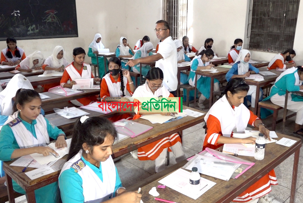 এসএসসির স্থগিত পরীক্ষা নেওয়া হবে তত্ত্বীয় পরীক্ষার পর 

