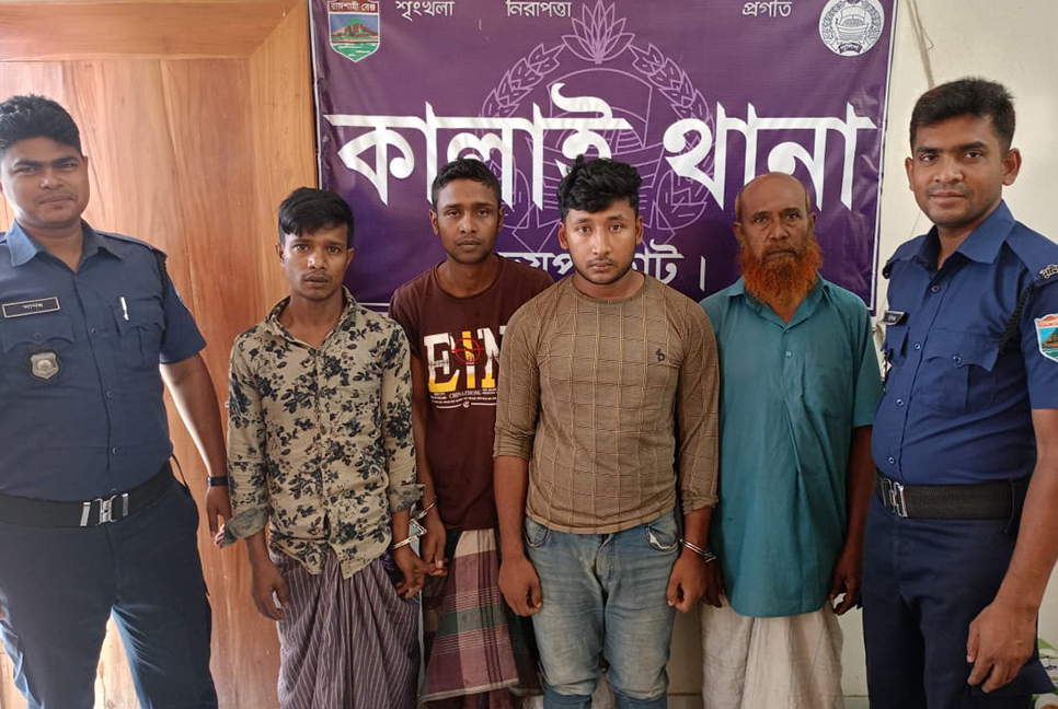অটোরিকশা চোর চক্রের ৪ সদস্য গ্রেফতার
