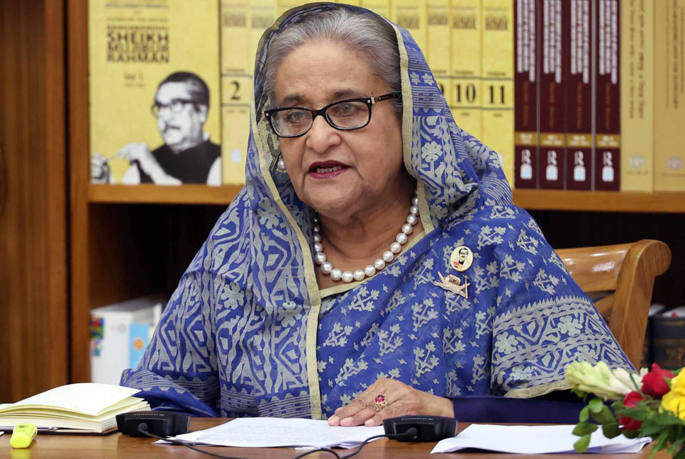 সংবাদ সম্মেলনে প্রধানমন্ত্রী  


