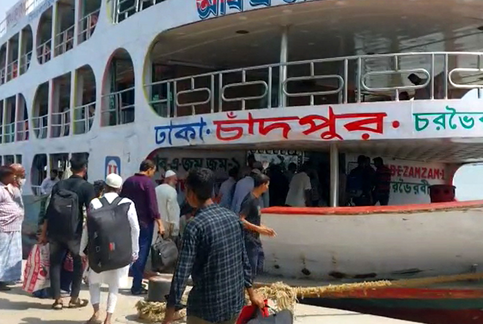 চাঁদপুর থেকে সব ধরনের লঞ্চ চলাচল শুরু