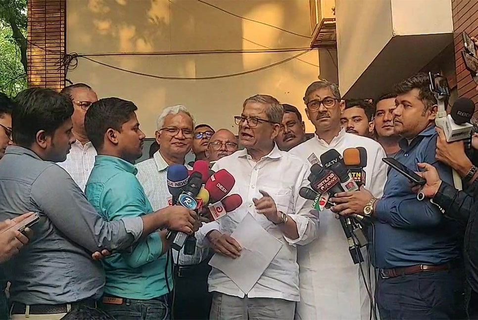ক্ষমতা হারানোর ভয়ে পশ্চিমাদের প্রতি প্রধানমন্ত্রী রাগান্বিত : মির্জা ফখরুল