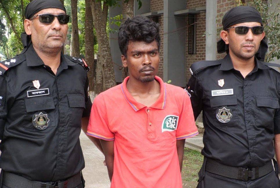 যৌতুক না পেয়ে স্ত্রীকে পিটিয়ে হত্যা, পলাতক স্বামী গ্রেফতার