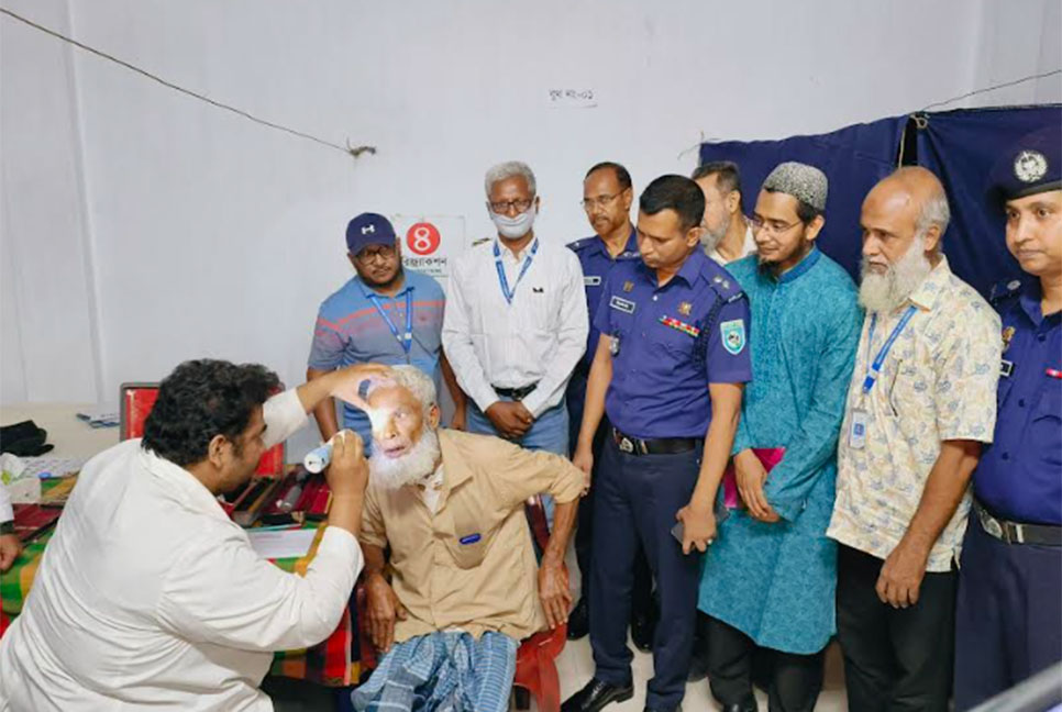 দিনাজপুরে বিনামূল্যে চোখের
ছানি অপারেশন ক্যাম্পেইন 
