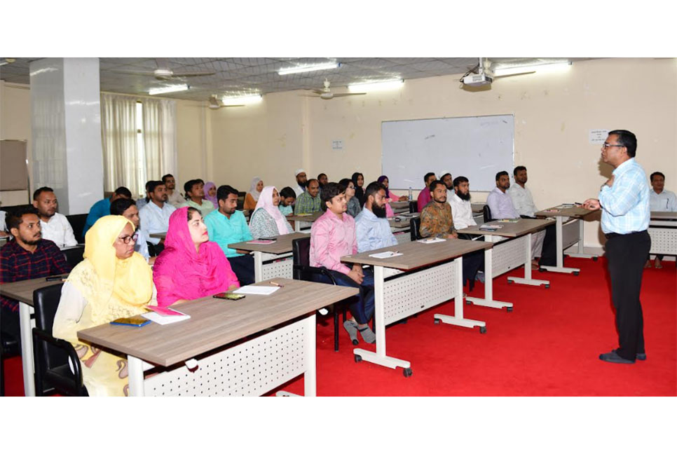 
নোবিপ্রবিতে নবীন কর্মকর্তাদের নিয়ে প্রশিক্ষণ কর্মশালা