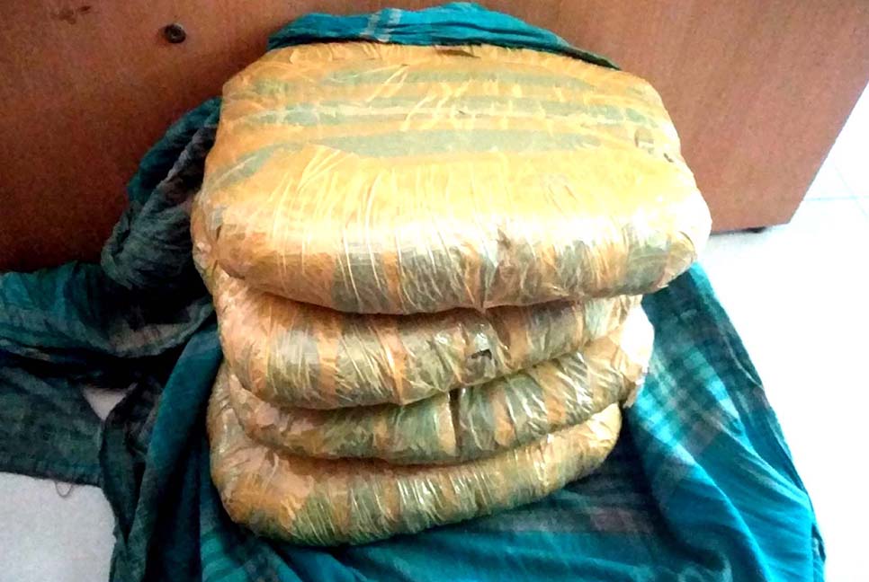 বাগেরহাটে চার কেজি গাঁজা উদ্ধার 