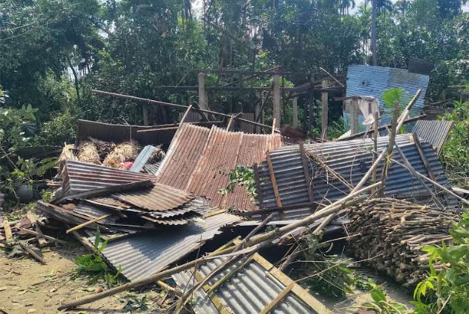 লক্ষ্মীপুরে টর্নেডোর আঘাতে ১০ ঘরবাড়ি বিধ্বস্ত