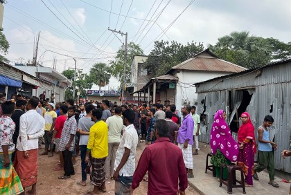 সাভারে সিটি ইউনিভার্সিটির শিক্ষার্থীদের সঙ্গে স্থানীয়দের সংঘর্ষ, আহত ৩০