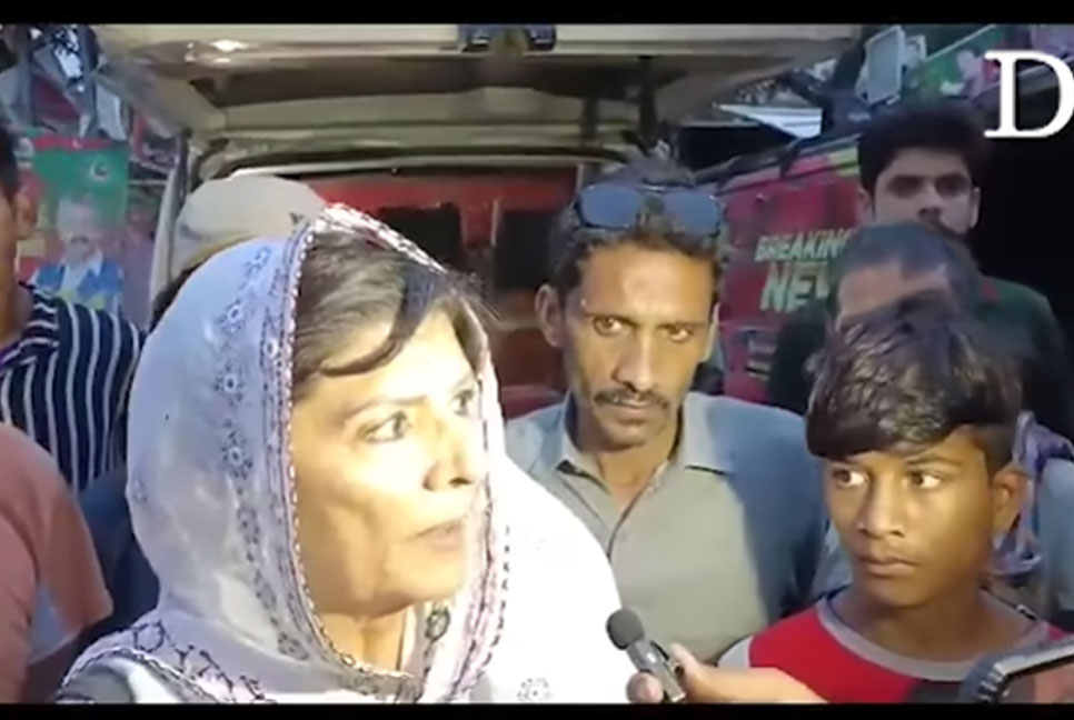 পুলিশ গুলি চালালে নারীরা বুক পেতে দেবে, হুঁশিয়ারি ইমরান খানের বোনের