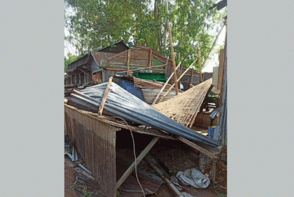 অষ্টগ্রামে ঘূর্ণিঝড়ে ছয়টি ঘর বিধ্বস্ত 