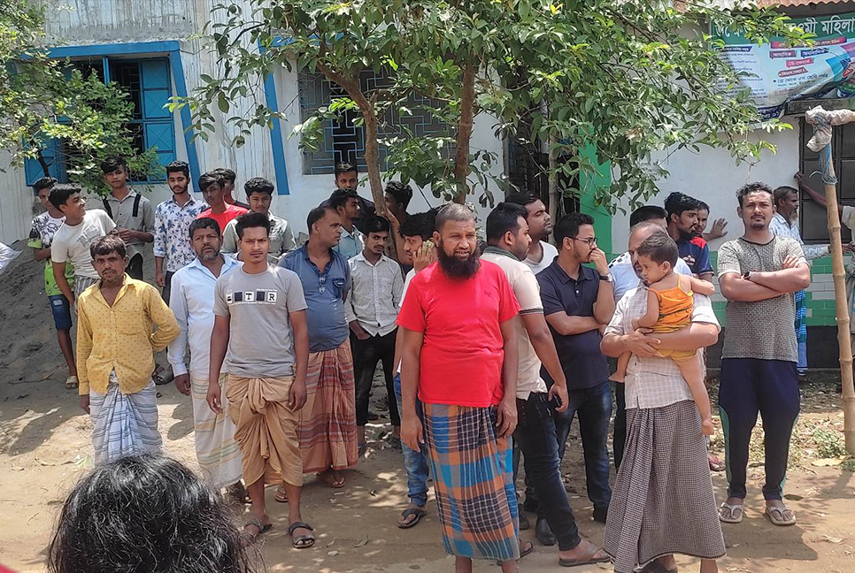 শ্রীপুরে স্ত্রীকে হত্যার পর পালিয়েছে স্বামী
