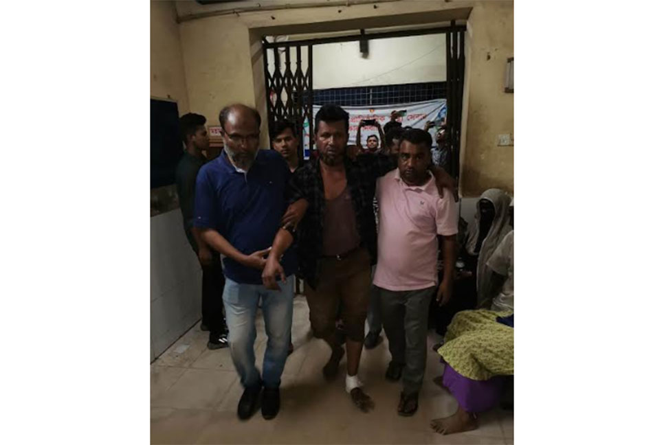 ফেনীতে আওয়ামী লীগের হামলায় 
বিএনপির ৩০ নেতাকর্মী আহত