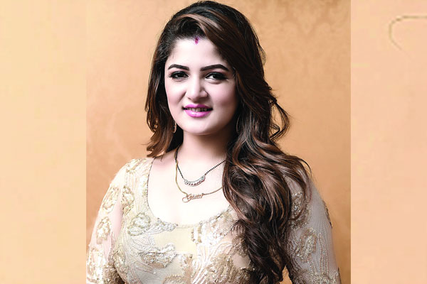 শ্রাবন্তীর রূপে মুগ্ধ...