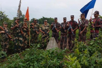 সীমান্তে বন্য হাতির আক্রমণ থেকে জানমাল রক্ষার্থে বিজিবি-বিএসএফ পতাকা বৈঠক