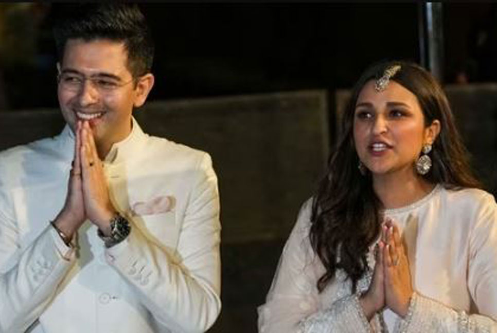 রাজনীতি ছেড়ে বিনোদন জগতে পা রাখবেন পরিণীতির হবু স্বামী?