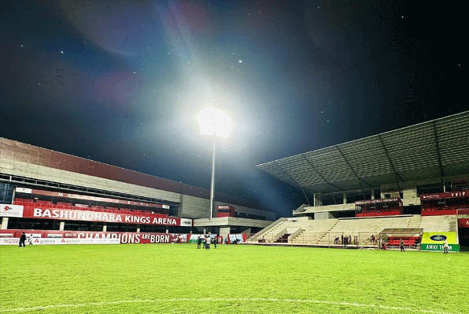 ফ্লাডলাইটের আলোয় উদ্ভাসিত কিংস অ্যারেনা, তৈরি হলো ইতিহাস