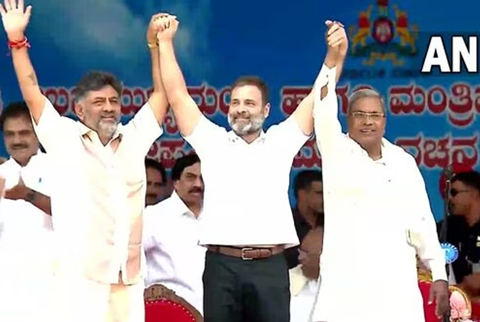 শপথ নিলেন কর্ণাটকের মুখ্যমন্ত্রী সিদ্দারামাইয়া