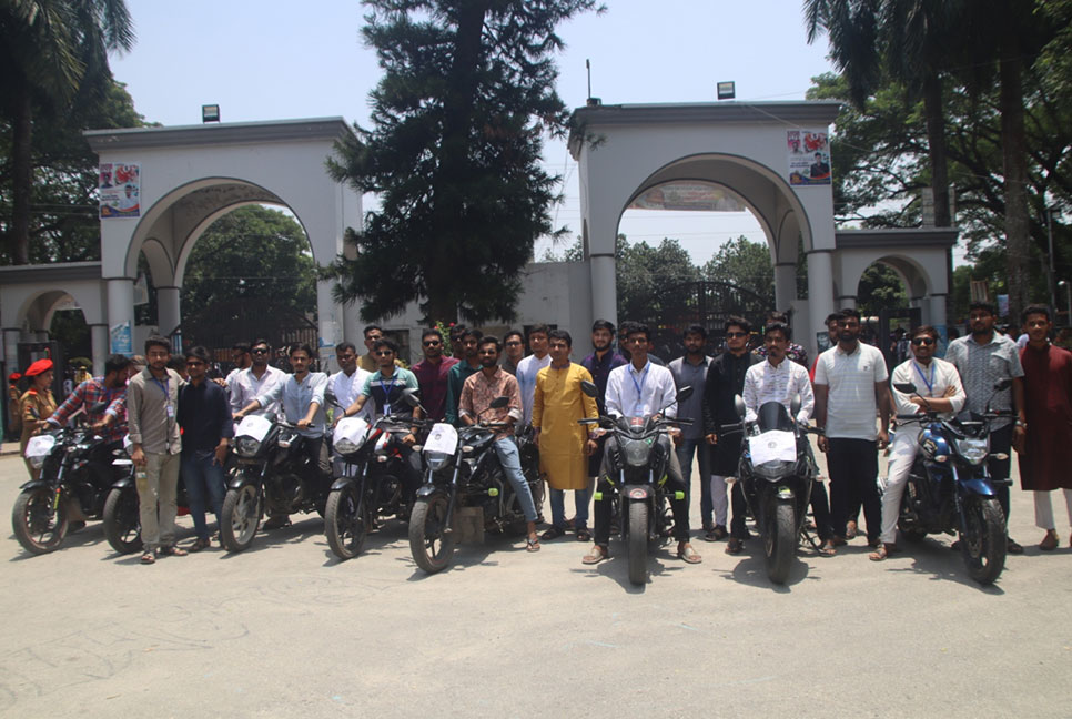 ‘স্বপ্ন পূরণে সহযোগিতা করেছে জয় বাংলা বাইক সার্ভিস’