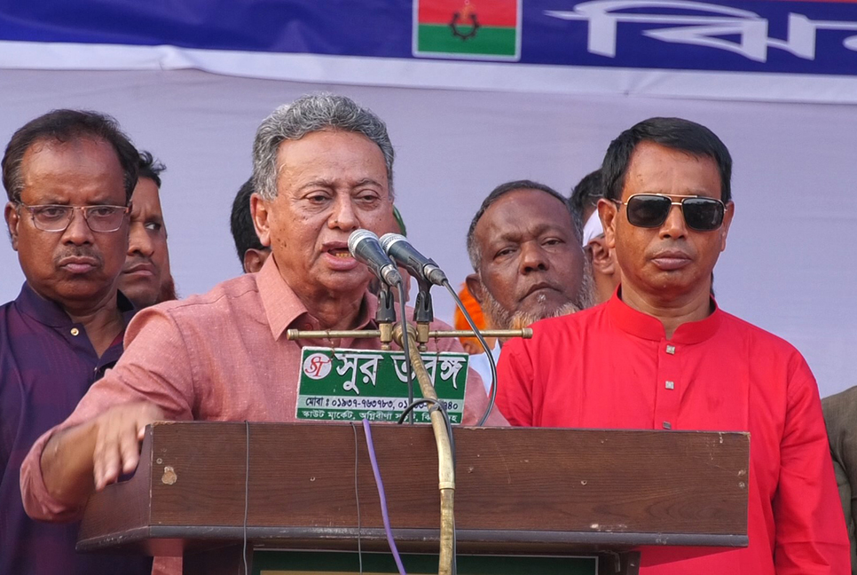 'মানুষ গণতন্ত্রের পক্ষে রাস্তায় নেমে আসবে'