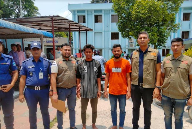 ‘ফেন্সিডিল সেবনের ভিডিও প্রচার করায় আওয়ামী লীগ নেতাকে গলা কেটে হত্যা’ 