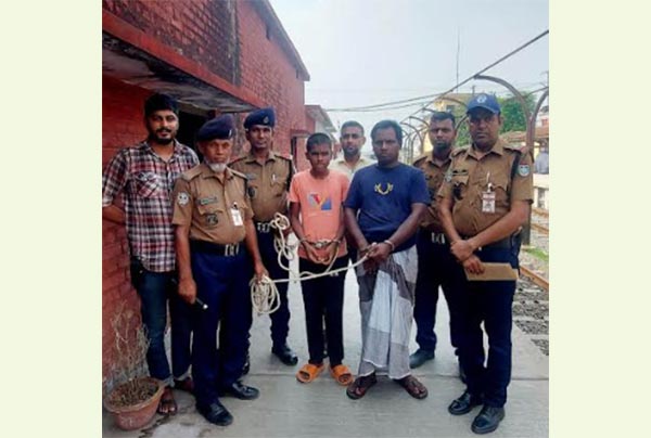 ঈশ্বরদীতে ট্রেনের তেল চুরির ঘটনায় ২ জনকে সাময়িক বরখাস্ত