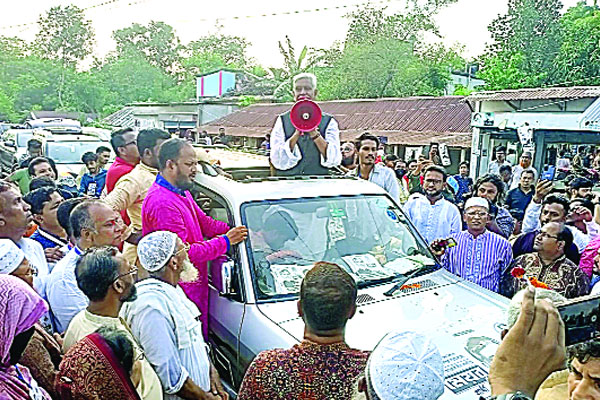 দ্রুত পাল্টে যাচ্ছে নির্বাচনের হিসাব, দৃশ্যপট