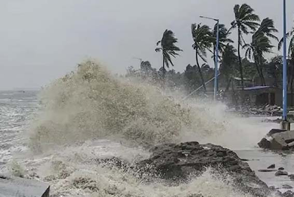 সেন্টমার্টিনে ত্রাণ নিয়ে কথা কাটাকাটি, দেবরের ঘুষিতে নারীর মৃত্যুর অভিযোগ