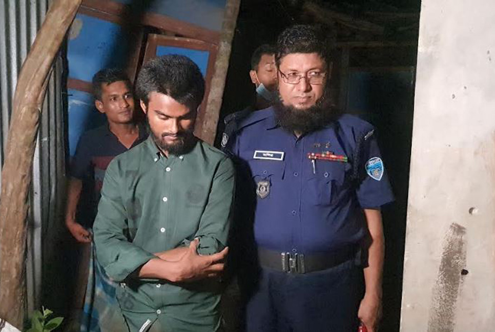 লক্ষ্মীপুরে মবিলের ভেজাল কারখানায় অভিযান, ব্যবসায়ী আটক