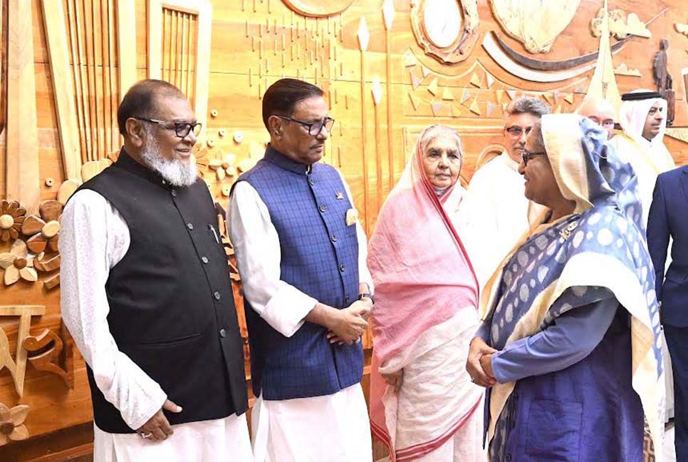 কাতারের উদ্দেশে ঢাকা ছাড়লেন প্রধানমন্ত্রী

