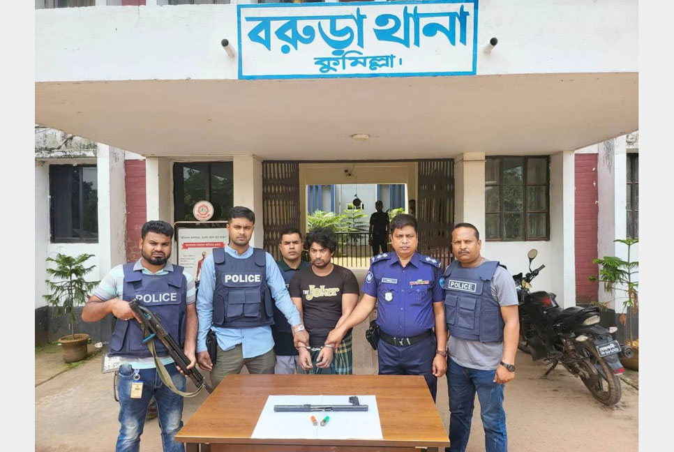 মোটরসাইকেলে রাম দা নিয়ে ঘুরতেন, টার্গেট করতেন প্রবাসীর স্ত্রীদের!