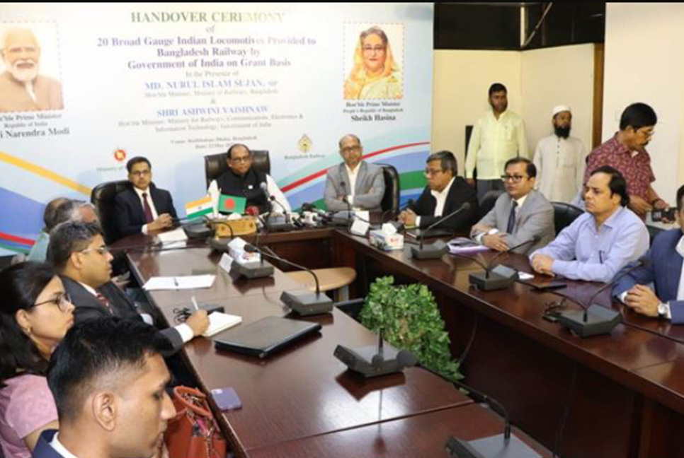 ভারত থেকে এলো অনুদানের ২০ রেলইঞ্জিন
